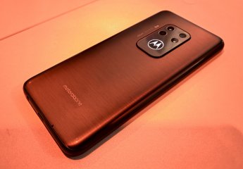 Als erstes Motorola-Smartphone hat das Motorola One Zoom gleich vier Kameras auf der Rückseite