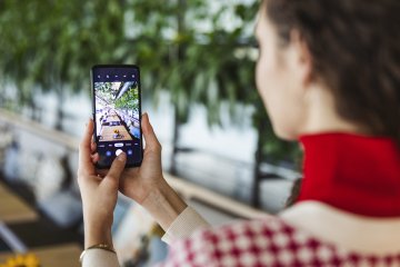 Im ausgeklappten Zustand hat das Motorola Razr 2022 ein 6,7-Zoll-Haupt-Display