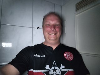 Bei Nacht-Selfies muss man das Nokia X20 schon sehr ruhig halten, um keine Unschärfen zu produzieren