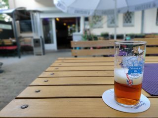 Bei dieser gelungenen Bokeh-Aufnahme des OnePlus Nord CE 5G bekommt man Durst auf ein leckeres Altbier