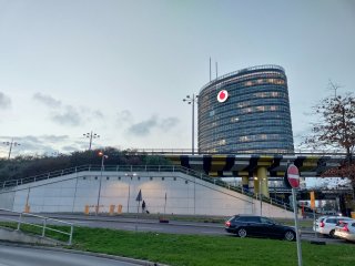 Die Hauptkamera des OnePlus Nord N10 5G sorgt auch bei einbrechender Dunkelheit für ausgewogene Aufnahmen