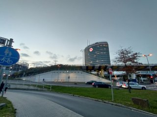 Die Ultra-Weitwinkel-Kamera des OnePlus Nord N10 5G deckt einen Bereich von 119° ab und schießt Fotos mit leichten Verzerrungen