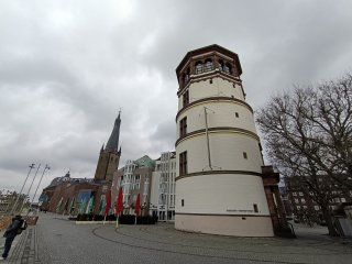 Ultraweitwinkel-Fotos des Oppo A73 5G weisen die typischen Verzerrungen am Bildrand auf