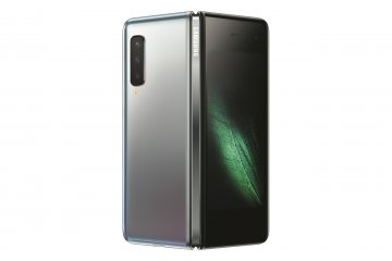 Die Enden des Klappmechanismus, die die beiden Teile des Samsung Galaxy Fold verbinden, sind nun so verstärkt, dass kein Staub ins Gehäuseinnere eindringen kann