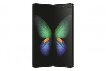 Aufgeklappt verfügt das Samsung Galaxy Fold über ein 7,2 Zoll-Display, ist aber deutlich kleiner und leichter als ein konventionelles Tablet