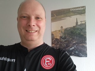 Die 32-MP-Frontkamera besticht bei Tage durch eine gute Restlichtverwertung