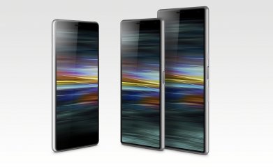 Das Sony Xperia 10 und 10 gefallen in puncto Display, Sound und Konnektivität. Wer auf ein paar Mittelklasse-Features verzichten kann, sollte ein Auge auf das günstigere Sony Xperia L3 (links) werfen.
