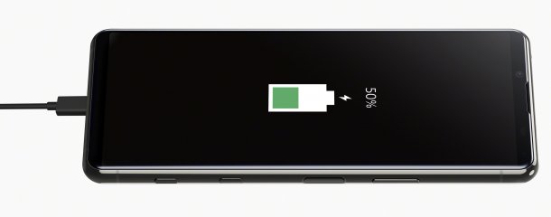 Der Akku des Sony Xperia 5 II ist genauso groß wie der größeren Schwestermodells Sony Xperia 1 II