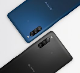 Die Rückseite des Sony Xperia L4 besteht aus robustem Kunststoff