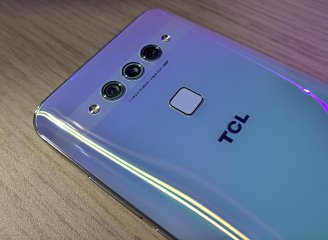 Auf der Rückseite des TCL Plex ist eine Triple-Kamera untergebracht