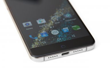 UMI Super 4G: Verbunden wird das Smartphone via USB-C
