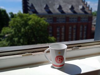 Dank der Zwei-MP-Kamera mit Tiefensensor kann das Wiko View 4 gute Bokeh-Bilder schießen