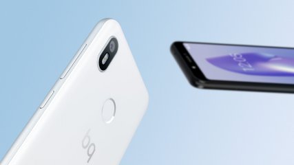 Das bq Aquaris C ähnelt im Design dem bq Aquaris X2 Pro, hat aber nur eine einfache Kamera