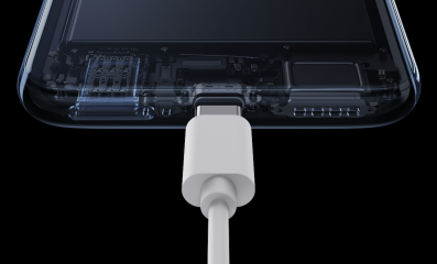 Das Aufladen des realme X3 SuperZoom via USB Typ C geht rasend schnell über die Bühne